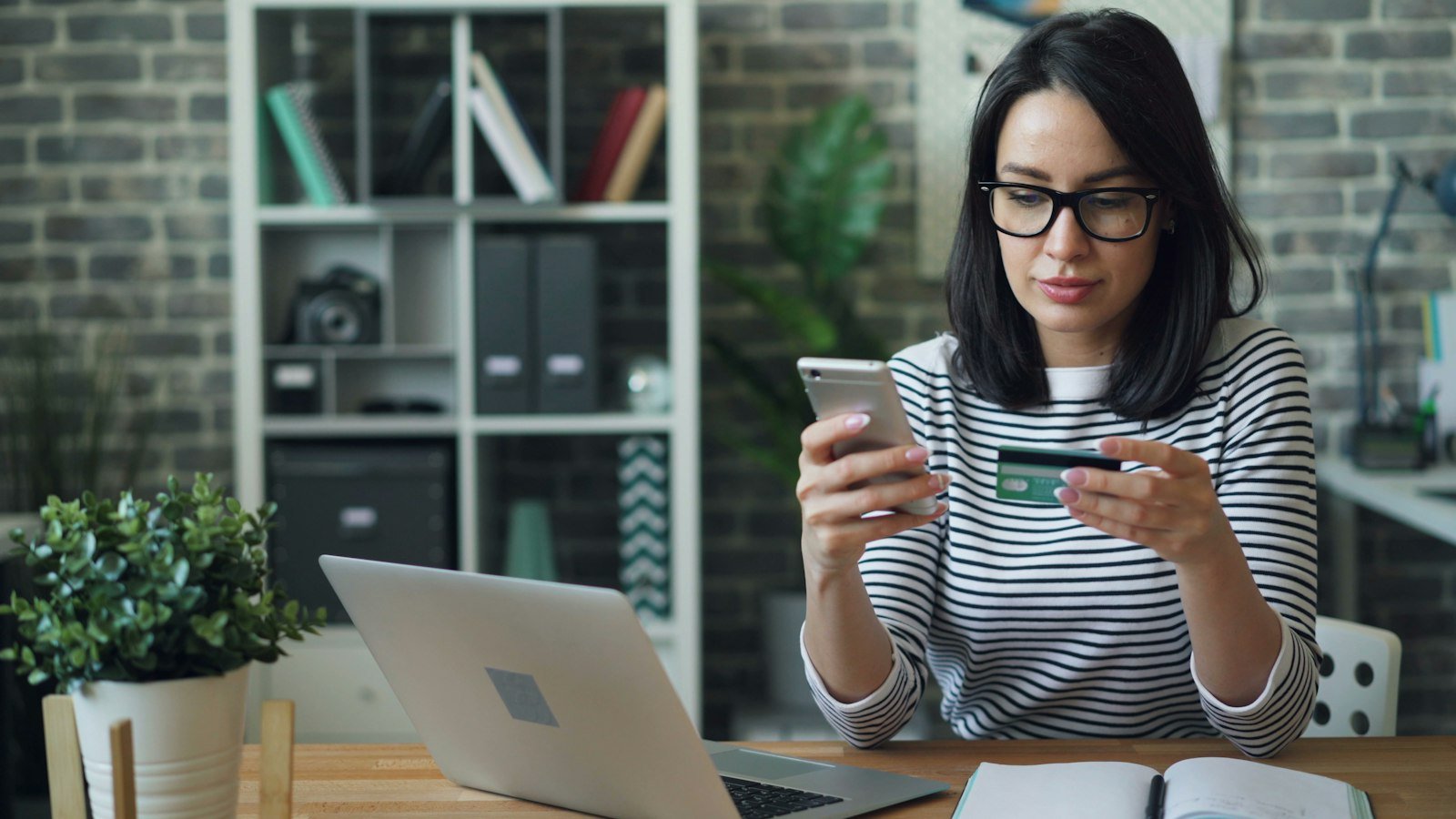 Mobile shopping experience on a smartphone